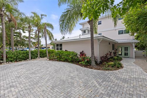 110 Spring Ave, ANNA MARIA, FL, 34216 | Card Image