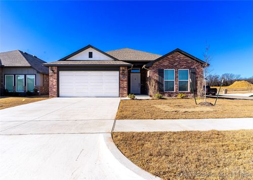 10876 S 271st East Ave, Coweta, OK, 74429 | Card Image