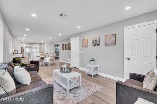 15 Mount Logan Ln, Toms River, NJ, 08753-1557 | Card Image