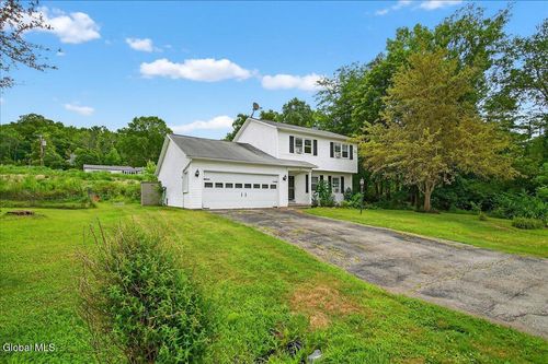 27 Albany St, Hoosick Falls, NY, 12090-1201 | Card Image