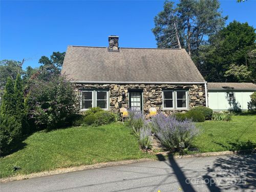 6 Craggy Cir, Asheville, NC, 28803-2206 | Card Image
