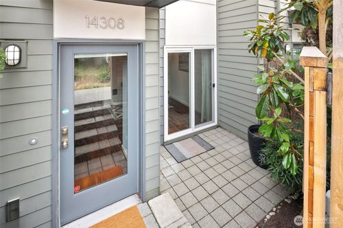 14308 Midvale Ave N, Seattle, WA, 98133-7014 | Card Image