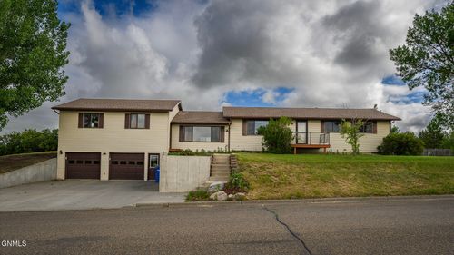 418 16th St Ne, Beulah, ND, 58523-6149 | Card Image