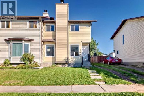 3920 44 Ave Ne, Calgary, AB, T1Y5V8 | Card Image