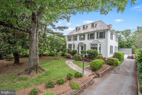 4305 Bradley Ln, CHEVY CHASE, MD, 20815-5232 | Card Image