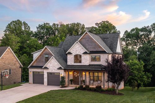 951 Leander Dr, Forest, VA, 24551-2487 | Card Image
