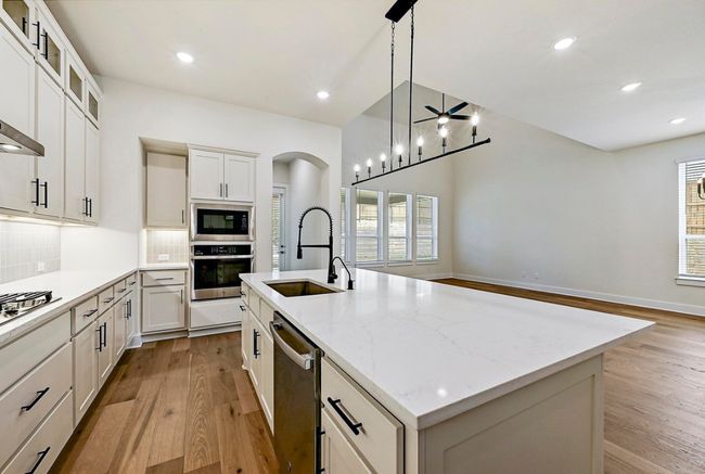 1021 Calendula Trl, House other with 4 bedrooms, 4 bathrooms and null parking in Georgetown TX | Image 6