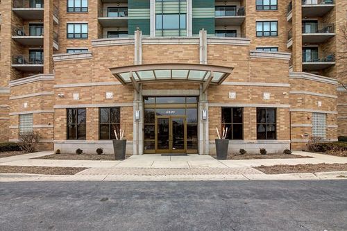 801-6420 Double Eagle Dr, Woodridge, IL, 60517-1766 | Card Image