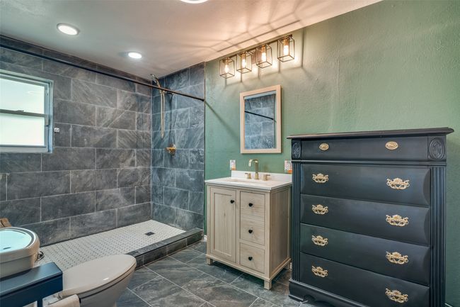 1601 Lexington Dr, House other with 4 bedrooms, 3 bathrooms and null parking in Garland TX | Image 10
