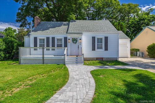 445 Coolidge Dr, Centerport, NY, 11721-1205 | Card Image