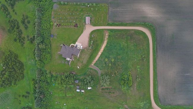 17216 County Road 5 Nw, House other with 5 bedrooms, 4 bathrooms and null parking in New London MN | Image 11