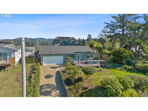 3510 Ne Johns Loop, Neotsu, OR, 97364 | Card Image