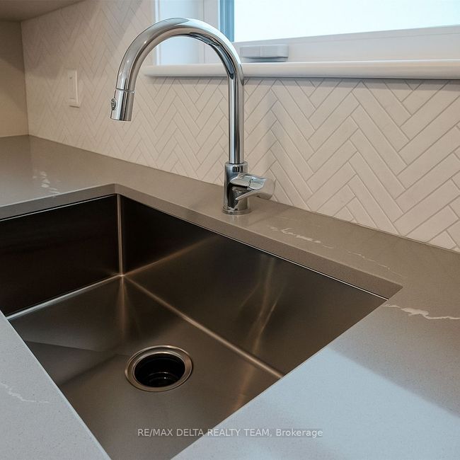 801 Gamble Dr, House other with 4 bedrooms, 3 bathrooms and 4 parking in Russell ON | Image 9