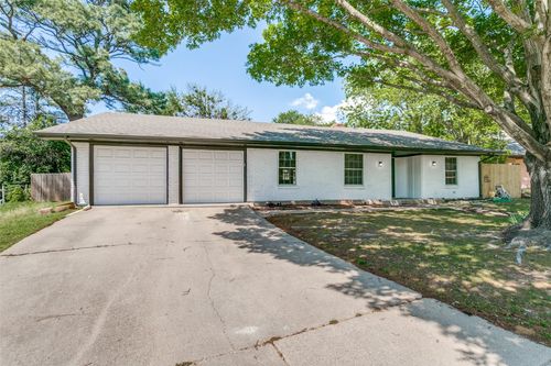 933 Charleston Ct, Bedford, TX, 76022-7664 | Card Image