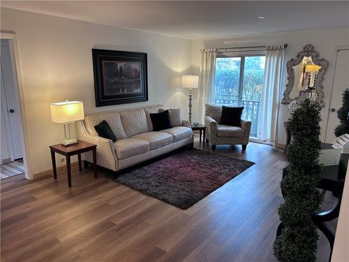 447 W 104th St, Kansas City, MO, 64114-4603 | Card Image