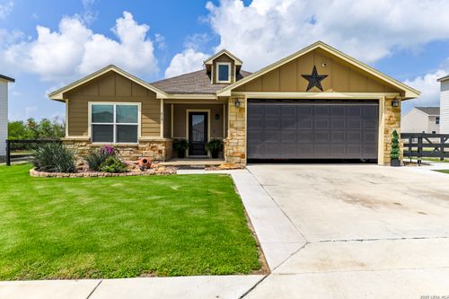 615 Cadena, Kenedy, TX, 78119-4554 | Card Image