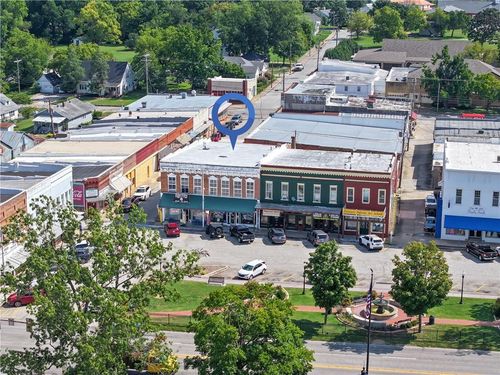 201 & 202 Public Square, Berryville, AR, 72616 | Card Image