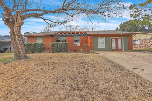 111 Skylark St, Mesquite, TX, 75149-2939 | Card Image