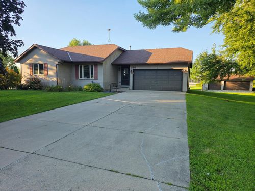 330 Arglen Dr, Owatonna, MN, 55060-1226 | Card Image
