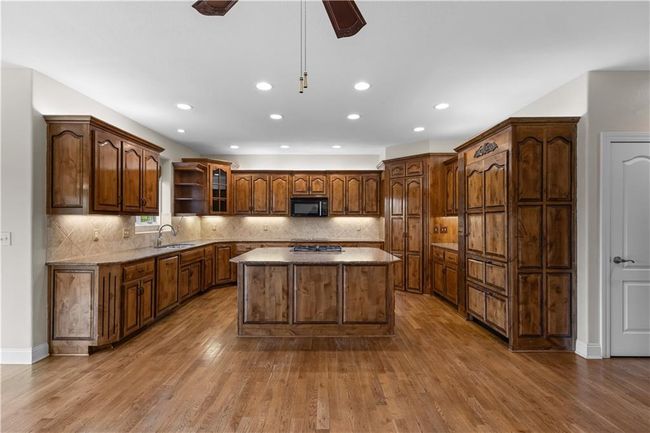 10505 River Hills Dr, House other with 4 bedrooms, 4 bathrooms and null parking in Parkville MO | Image 13