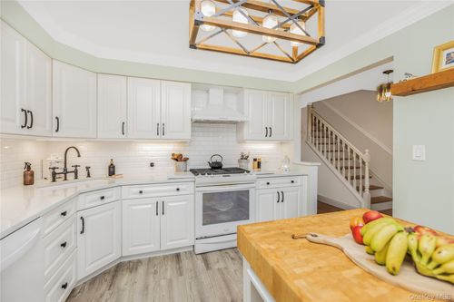 apt-d7-671 Pelham Rd, New Rochelle, NY, 10805-1170 | Card Image