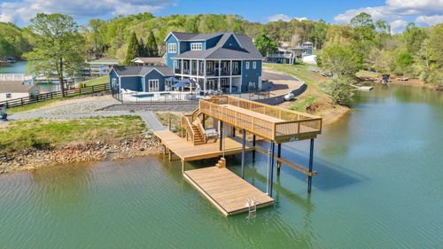 200 Sweetwater Bay Dr, Penhook, VA, 24137-2206 | Card Image