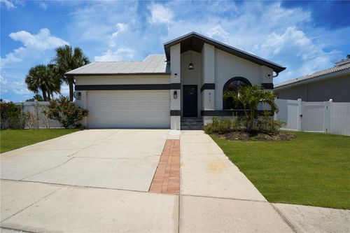 917 Shagos Dr, APOLLO BEACH, FL, 33572-2442 | Card Image