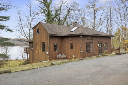 1044 Lancaster Ave, Lunenburg, MA, 01462-1632 | Card Image