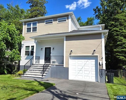 12 Lakeview Ave, Rochelle Park, NJ, 07662-3102 | Card Image