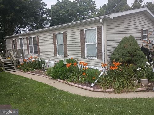 822 Sunny Ln, GAP, PA, 17527-9643 | Card Image