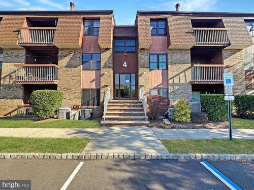 39 Powderhorn Ct, Woodbridge, NJ, 07095-1416 | Card Image