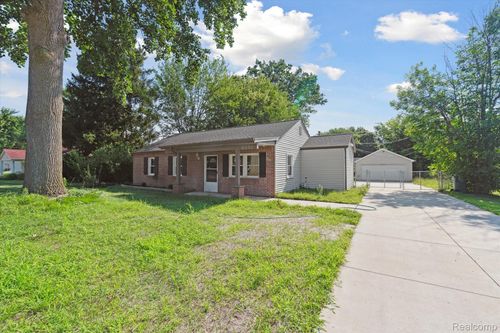 8880 Brookline Ave, Plymouth, MI, 48170-4010 | Card Image