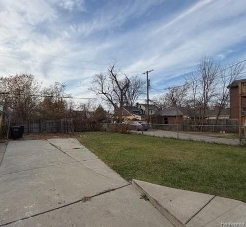 14295 Strathmoor St, Detroit, MI, 48227-2861 | Card Image