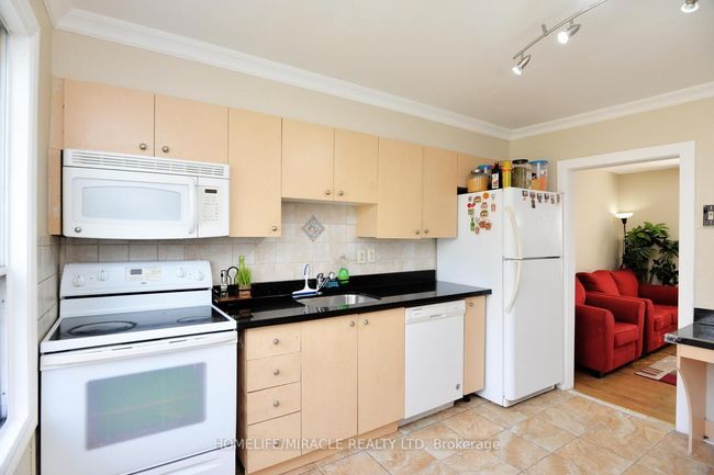7 Sophia St, House other with 3 bedrooms, 2 bathrooms and 4 parking in Brampton ON | Image 13