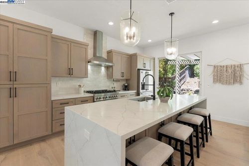 3319 Besana Dr, El Dorado Hills, CA, 95762-7630 | Card Image