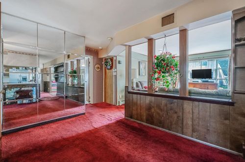 212 5th Ave, West Babylon, NY, 11704-3551 | Card Image