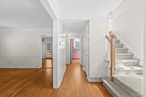 13336 Balfour Ave, Huntington Woods, MI, 48070-1703 | Card Image