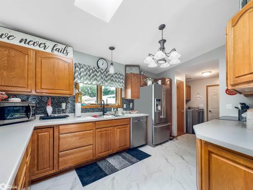 220 12th Ave Nw, Hampton, IA, 50441-1226 | Card Image