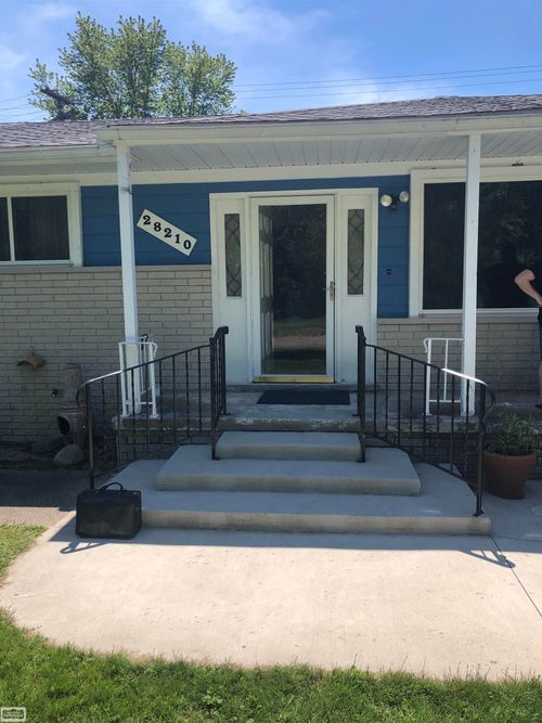 28210 Vandy St, Harrison Township, MI, 48045-2669 | Card Image