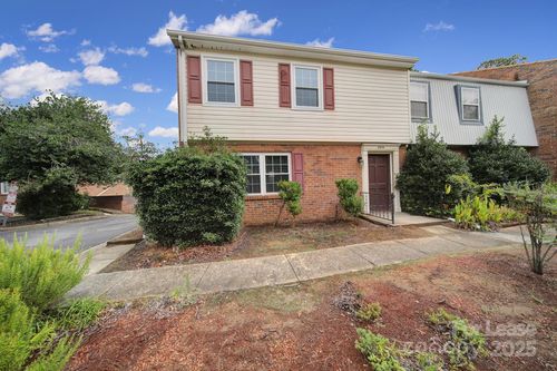 8914 Hunter Ridge Dr, Charlotte, NC, 28226-4687 | Card Image