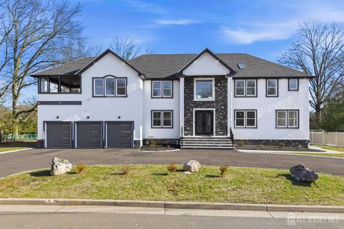 4 Hemlock Dr, Edison, NJ, 08820-1076 | Card Image