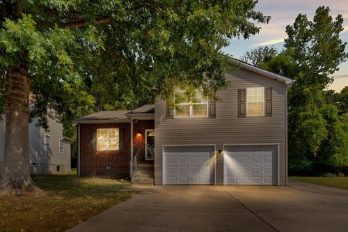 176 Bradford Cir, Hendersonville, TN, 37075-3999 | Card Image