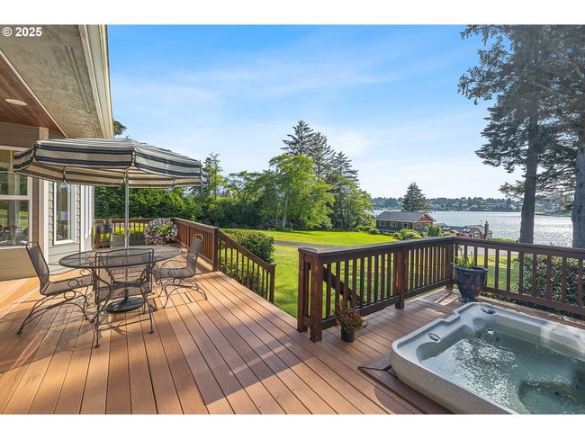3271 Ne East Devils Lake Rd, House other with 4 bedrooms, 5 bathrooms and 5 parking in Otis OR | Image 15