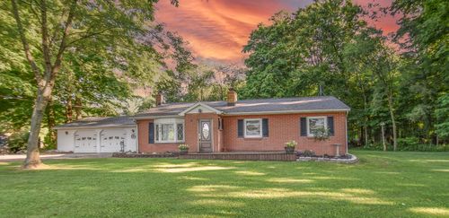930 State Rd, Quincy, MI, 49082-9403 | Card Image