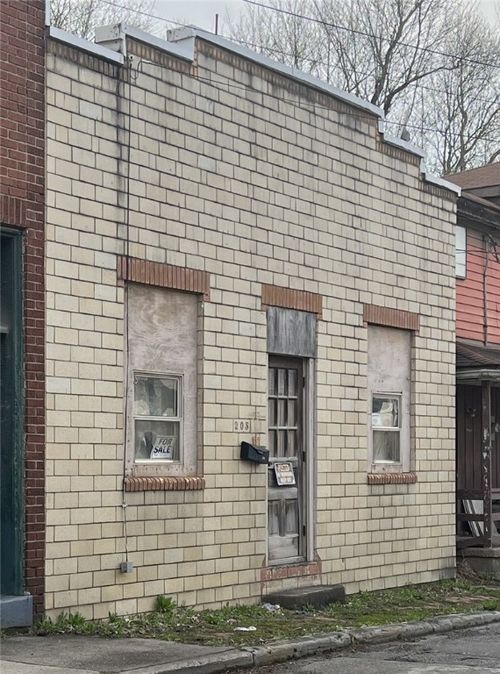 205 Kiski Ave, Apollo, PA, 15613-1114 | Card Image