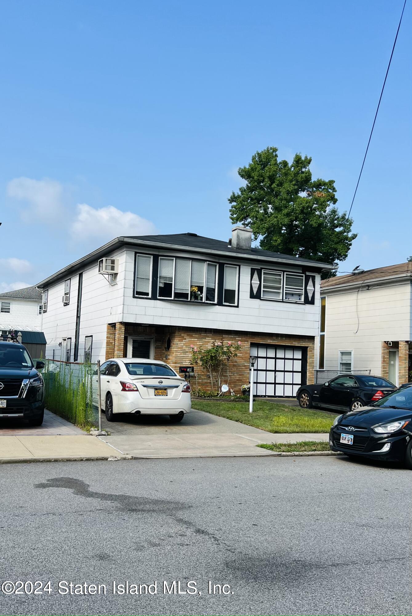 Montreal Ave, Staten Island, NY 10306