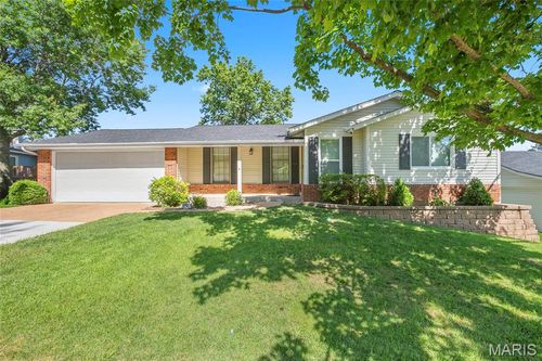 5812 Birch Hollow Dr, Saint Louis, MO, 63129-4002 | Card Image