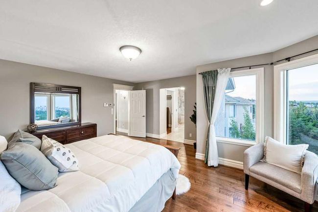 169 Signature Way Sw, House other with 5 bedrooms, 4 bathrooms and 4 parking in Calgary AB | Image 24