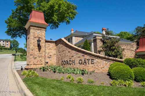 271-5800 Coach Gate Wynde, Louisville, KY, 40207-2290 | Card Image
