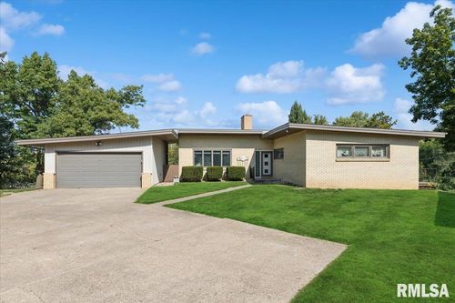 819 Millcrest Ct, Clinton, IA, 52732-6511 | Card Image